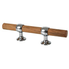 Pullert i teak med kromdetaljer, 300 mm, set forfra.