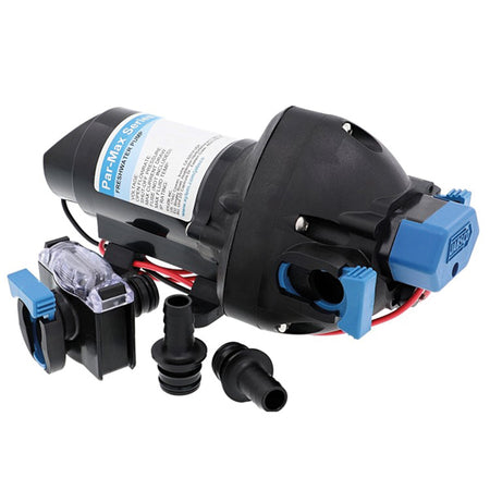 Jabsco Par-Max 3 monteret i båd med slanger og fittings