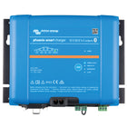 Victron Phoenix Smart IP43 lader 12V 30A set forfra med kontroller og tilslutninger