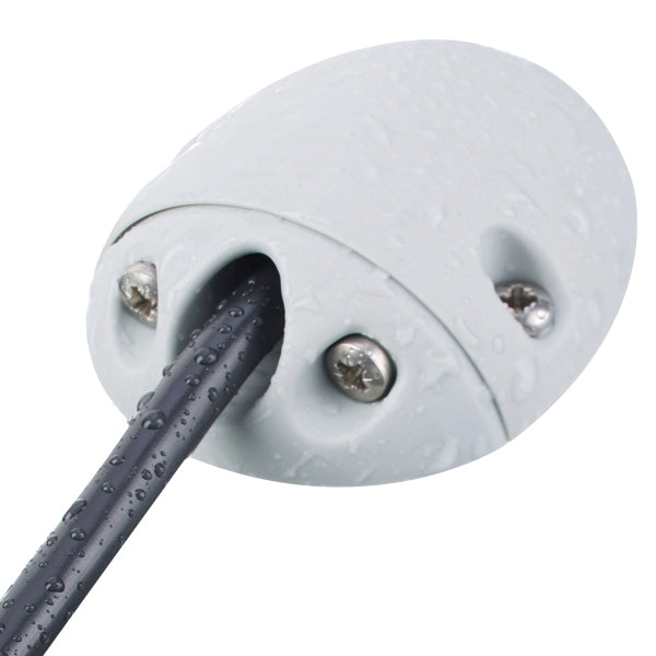 SeaTec 90° kabel gennemføring i hvid nylon, set forfra.