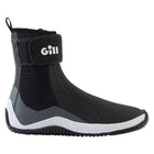 Gill 966 Aero neopren støvle i sort, set forfra med tydelige detaljerne.