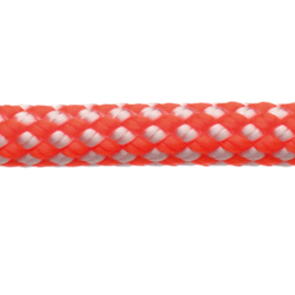 Robline Dinghy Control 5mm i hvid og orange, set fra siden på et bådtilbehørsskab