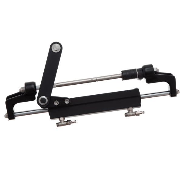 Ultraflex OBF1 hydraulisk styresystem monteret på motor