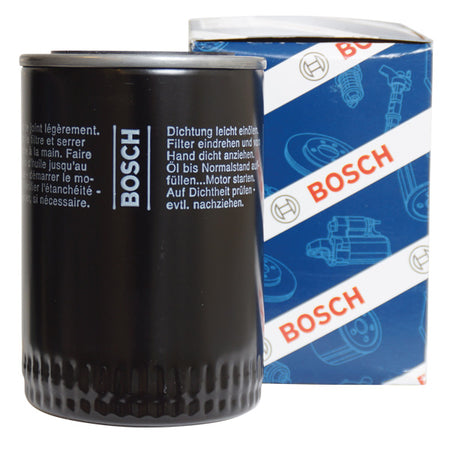 Bosch oliefilter P4066 til bådmotor, vist fra siden.