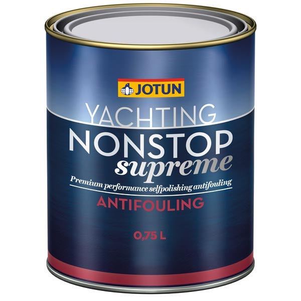 Grå bundmaling fra Jotun i en 2.5 liters spand, stående på bord.