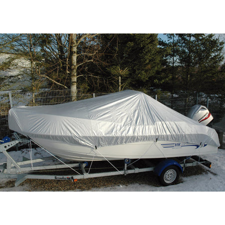 Formsyet bådpresenning fra SeaTec i brug på båd